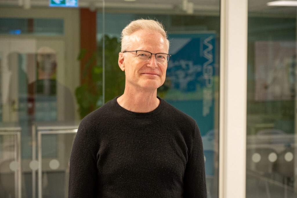 Daniel Jung in lab environment.