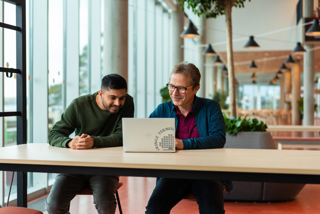 Left PhD student Muhammad Laiq. Right Jürgen Börstler.